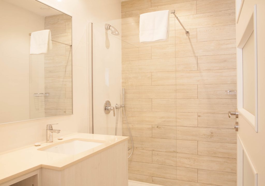 ESE Junior Club Salini Resort bathroom