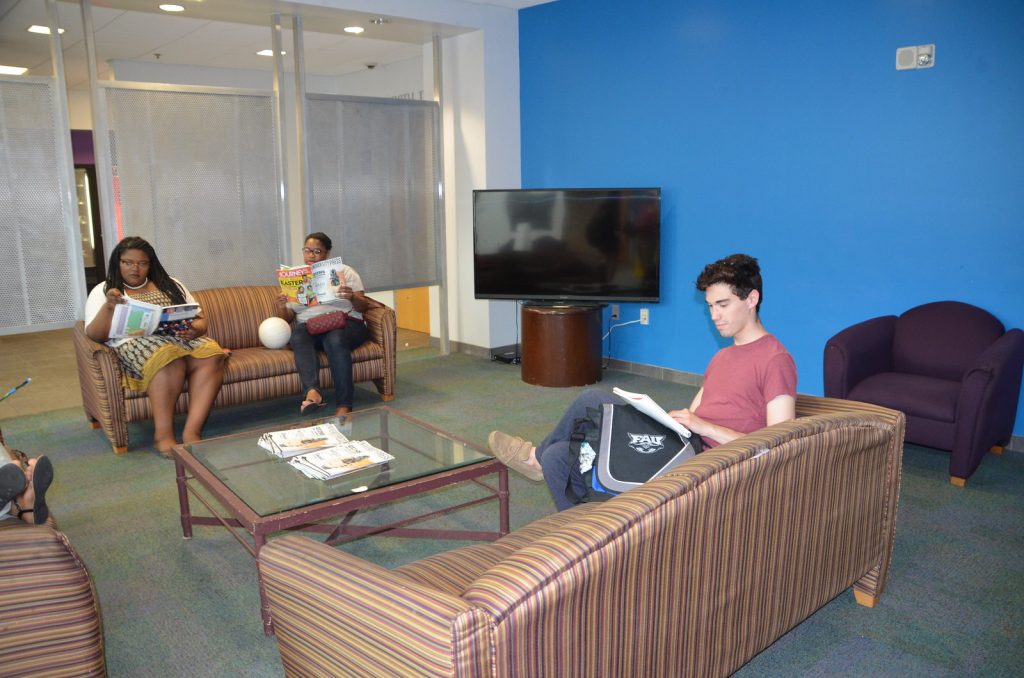 FAU - Dorm Common Area