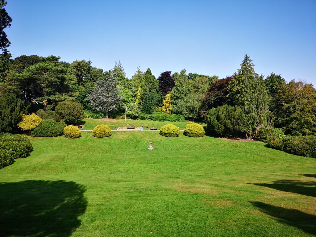 HW Beautiful Grounds