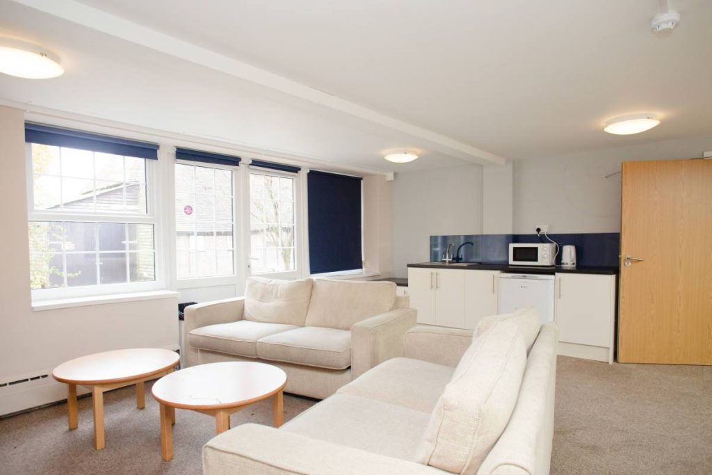 brighton-plumpton-college---common-room_55522230418_o