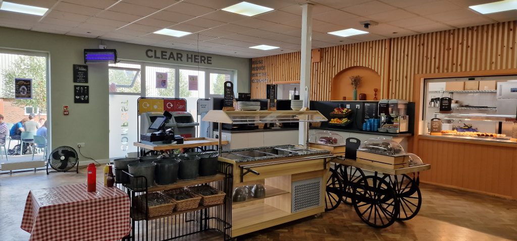 brighton-plumpton-college---dining-hall-4_55522230498_o