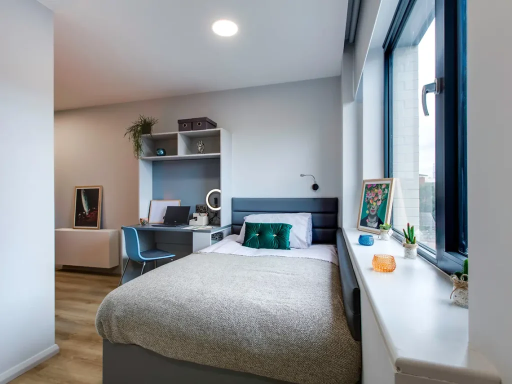 dublin-kavanagh-court-premium-ensuite-1